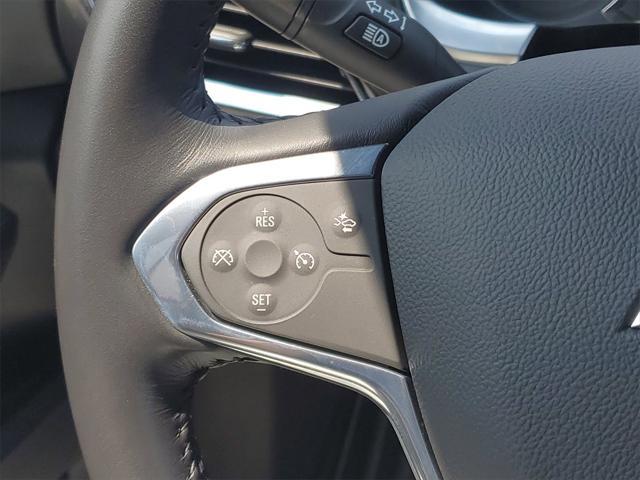used 2022 Chevrolet Traverse car, priced at $27,400