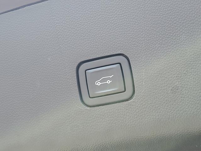 used 2022 Chevrolet Traverse car, priced at $27,400