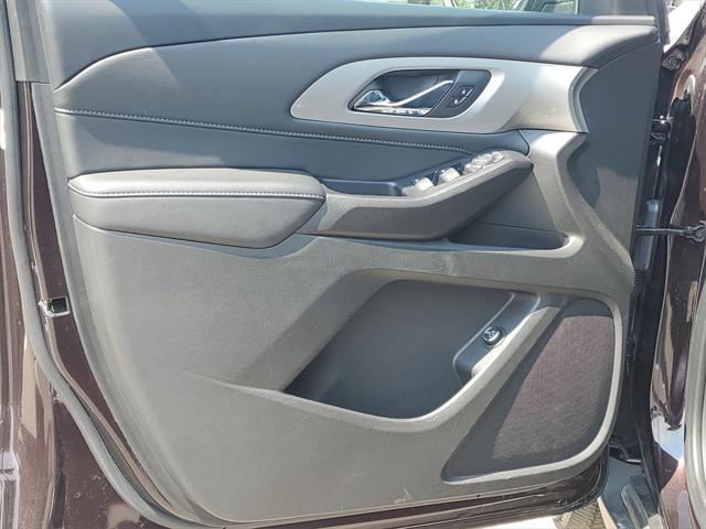 used 2022 Chevrolet Traverse car, priced at $27,400