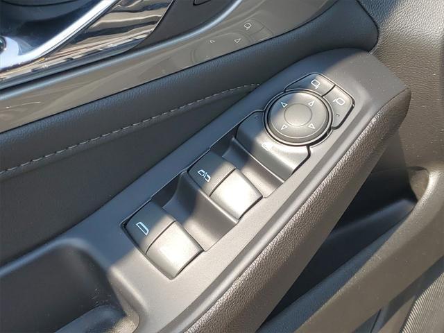 used 2022 Chevrolet Traverse car, priced at $27,400