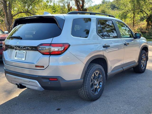 new 2025 Honda Pilot car, priced at $49,975