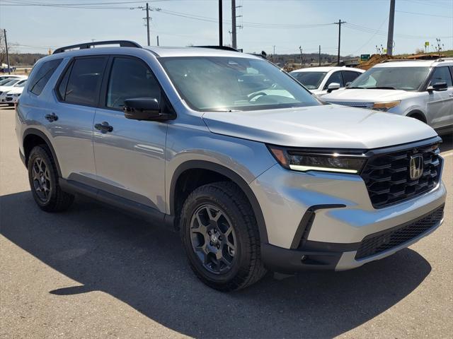 new 2025 Honda Pilot car, priced at $49,975