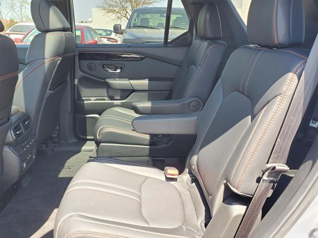 new 2025 Honda Pilot car, priced at $49,975