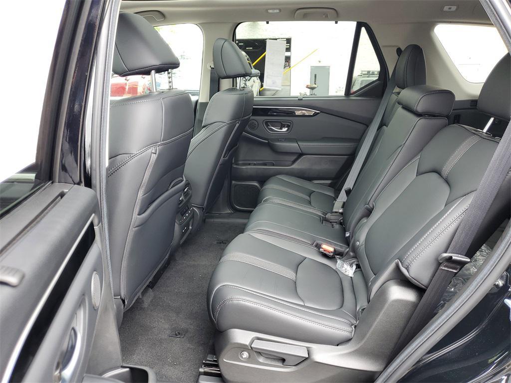 new 2025 Honda Pilot car, priced at $48,331