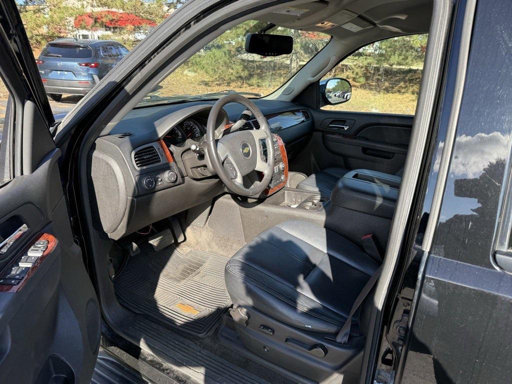 used 2014 Chevrolet Suburban car, priced at $10,995