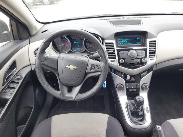 used 2014 Chevrolet Cruze car, priced at $4,500
