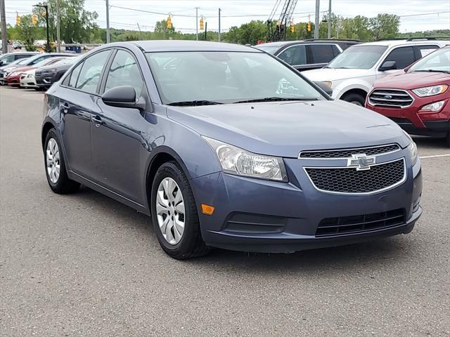 used 2014 Chevrolet Cruze car, priced at $4,500
