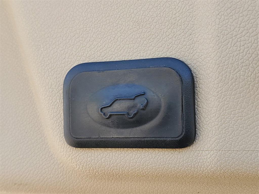 used 2012 Buick Enclave car, priced at $3,000
