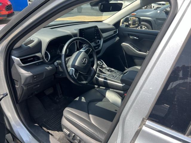 used 2022 Toyota Highlander car, priced at $32,858