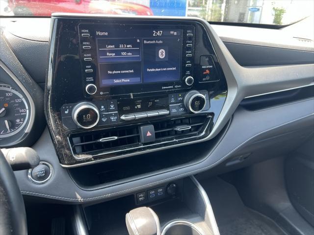 used 2022 Toyota Highlander car, priced at $32,858