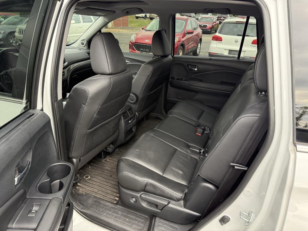 used 2022 Honda Pilot car, priced at $32,394