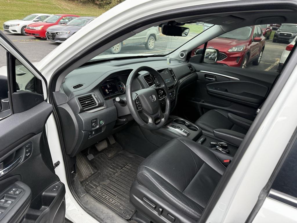 used 2022 Honda Pilot car, priced at $32,394