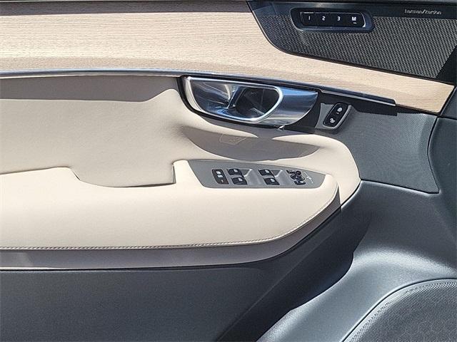 new 2025 Volvo XC90 car, priced at $70,005