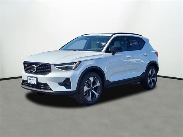 new 2024 Volvo XC40 car, priced at $48,975
