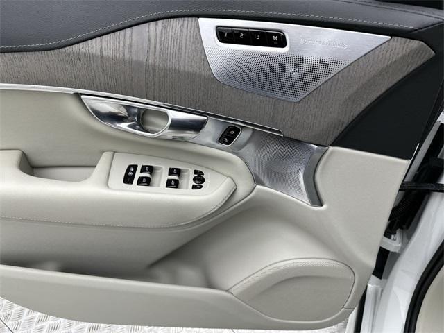 used 2022 Volvo XC90 Recharge Plug-In Hybrid car, priced at $49,159
