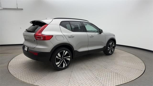 new 2025 Volvo XC40 car, priced at $47,424