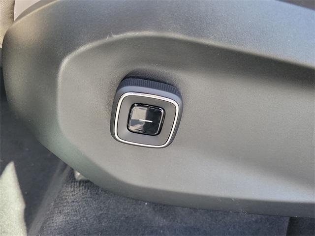 new 2025 Volvo EX90 car, priced at $78,559