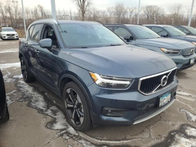 used 2022 Volvo XC40 car, priced at $35,159