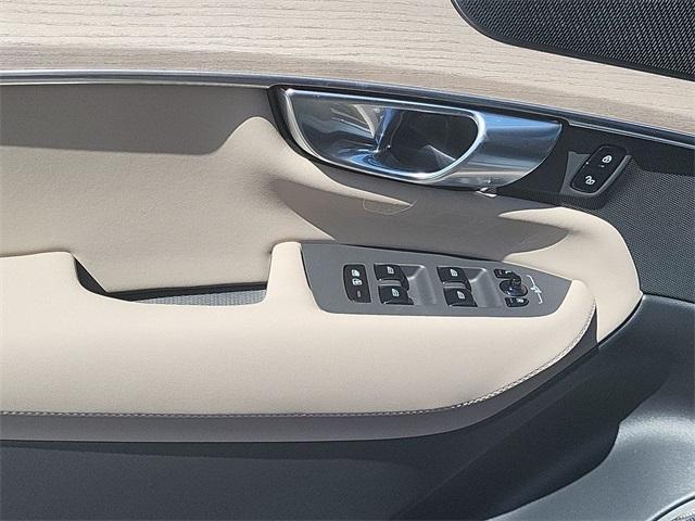 new 2025 Volvo XC90 car, priced at $69,155