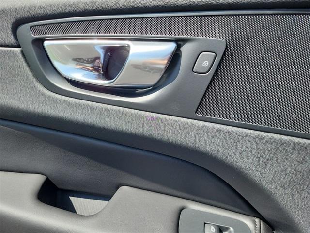 new 2025 Volvo XC60 car, priced at $51,120