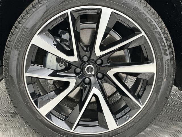 new 2025 Volvo XC90 car, priced at $66,579