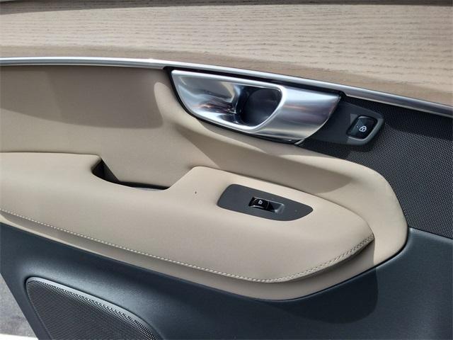 new 2025 Volvo XC90 car, priced at $69,965