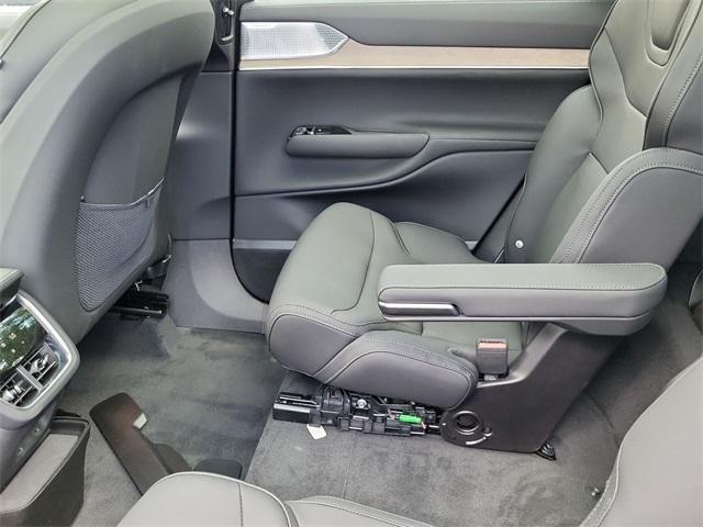 new 2025 Volvo EX90 car, priced at $95,559