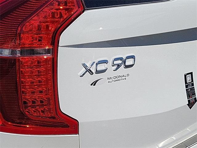 new 2025 Volvo XC90 car, priced at $67,490