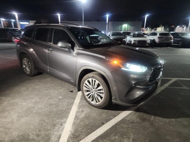 used 2021 Toyota Highlander Hybrid car, priced at $36,159