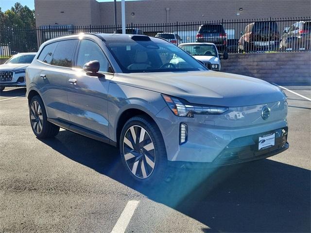 new 2025 Volvo EX90 car, priced at $78,559