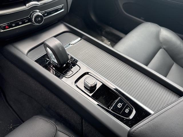 new 2025 Volvo XC60 car, priced at $49,095