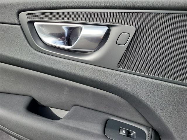 new 2026 Volvo XC60 Plug-In Hybrid car, priced at $75,834