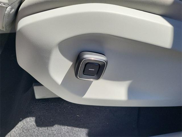 new 2025 Volvo EX90 car, priced at $87,120