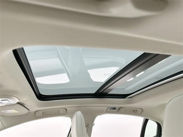 used 2022 Volvo S60 Recharge Plug-In Hybrid car, priced at $32,159