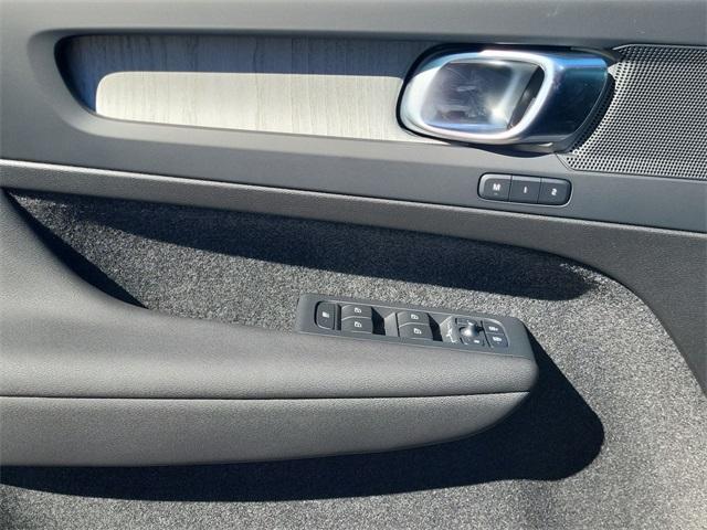 new 2025 Volvo XC40 car, priced at $48,335