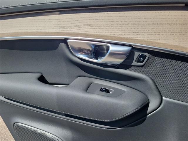 new 2025 Volvo XC90 car, priced at $69,155