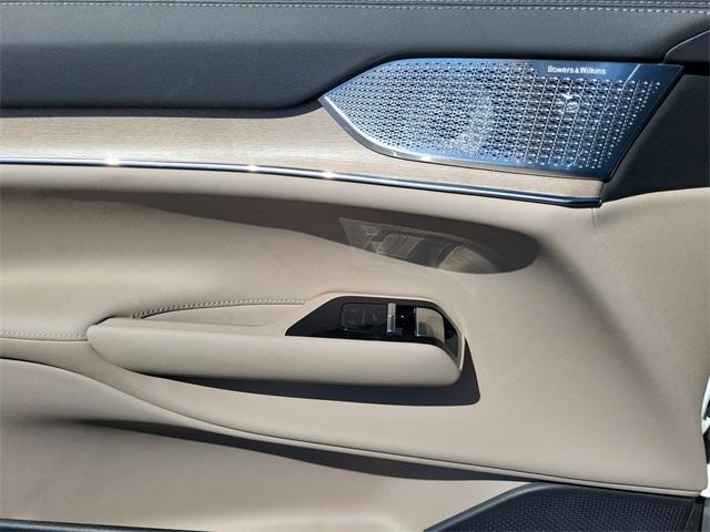 new 2025 Volvo EX90 car, priced at $90,559