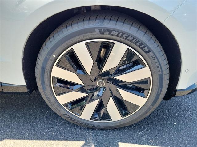 new 2025 Volvo EX90 car, priced at $90,559