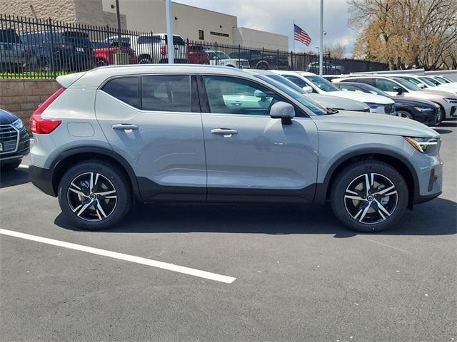 new 2025 Volvo XC40 car
