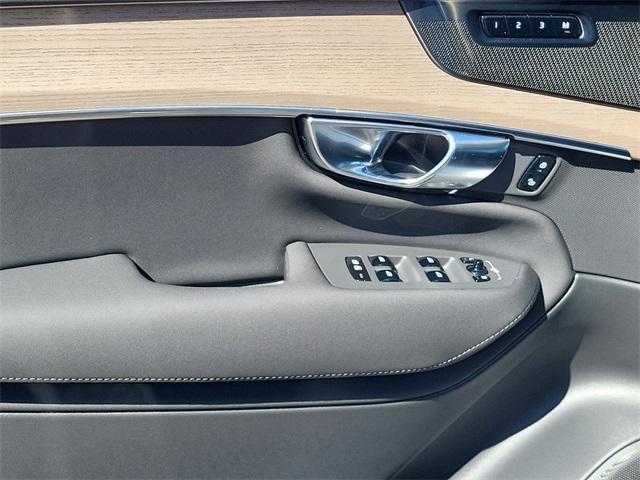 new 2025 Volvo XC90 car, priced at $69,155