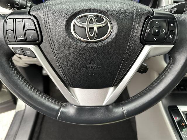 used 2015 Toyota Highlander car, priced at $17,559