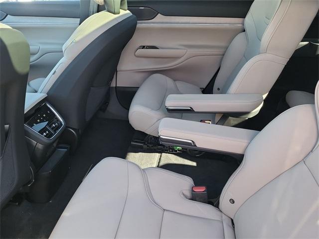 new 2025 Volvo EX90 car, priced at $78,559