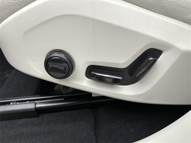 new 2025 Volvo XC60 car, priced at $53,910