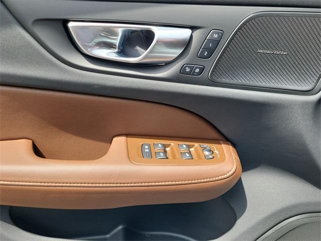 new 2025 Volvo V60 Cross Country car, priced at $59,025