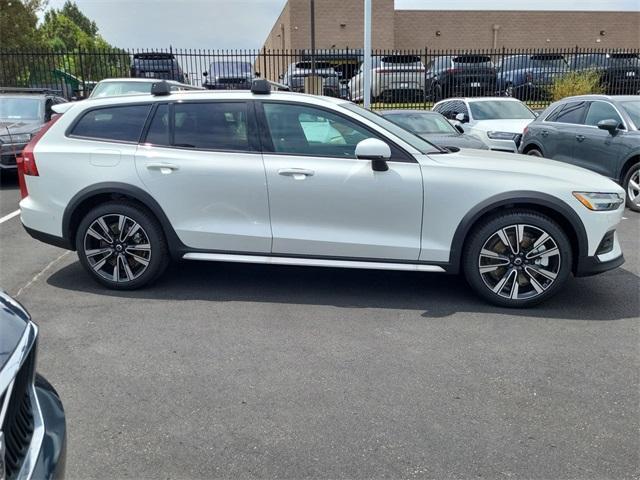 new 2025 Volvo V60 Cross Country car, priced at $59,025