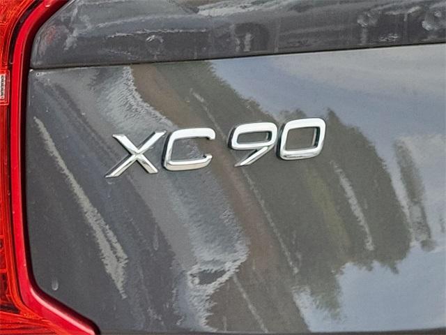 new 2025 Volvo XC90 Plug-In Hybrid car, priced at $90,605