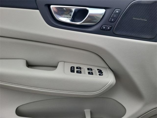 new 2025 Volvo XC60 car, priced at $57,259