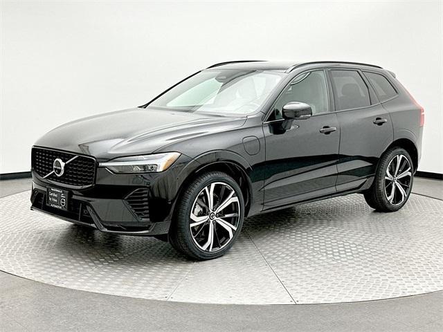 used 2022 Volvo XC60 Recharge Plug-In Hybrid car, priced at $45,099