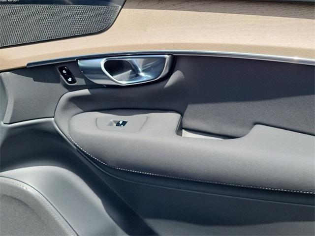 new 2025 Volvo XC90 car, priced at $69,120