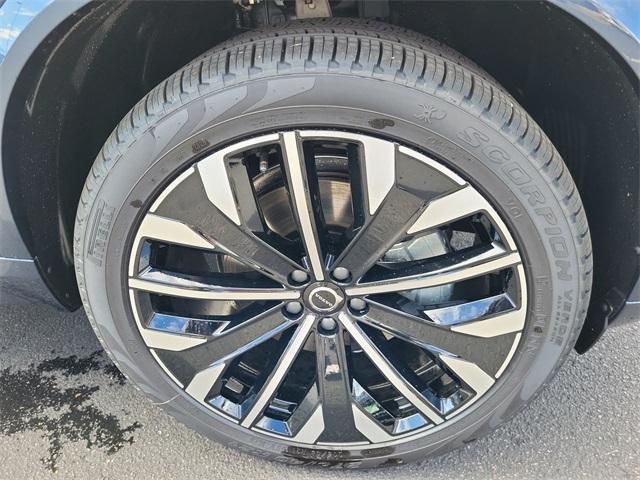 new 2026 Volvo XC90 car, priced at $72,424